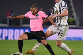 英雄联盟投注网站 -巴塞罗那内部会议纪要流出：赛后门线救险，欧冠使命明确，更衣室氛围转暖 