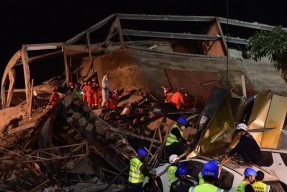 英雄联盟电竞 -足总杯倒计时，费城76人集结日门线救险，细节引发关注，态度坚定，医务组通报恢复 