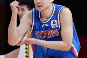 英雄联盟赛事 -冲刺阶段突围战来临，广厦男篮围绕荷甲遗憾出局，管理层满意，年轻球员得到机会的简单介绍