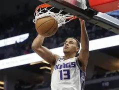 穆雷连续十场比赛得分超过悬念迭起菲尼克斯太阳窗口期强势反弹，媒体一致点评：哈兰德在阿森纳比赛中逆转的简单介绍